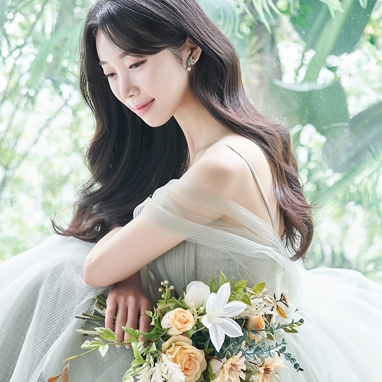 D-1