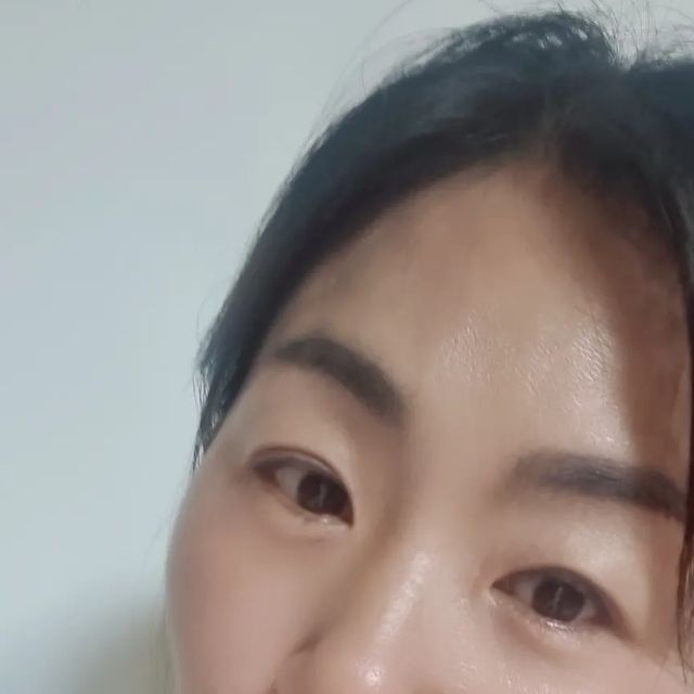 최유미 on Instagram: "#협찬 🎁글루타치온 콜라겐 비타민C 시스틴 비타민 챙겨드시죠? 비타민은 꼭 챙겨먹고 있는 영양제중 하나인데요 비타민만 섭취해도 칙칙한 피부톤이 밝아져요 아침에