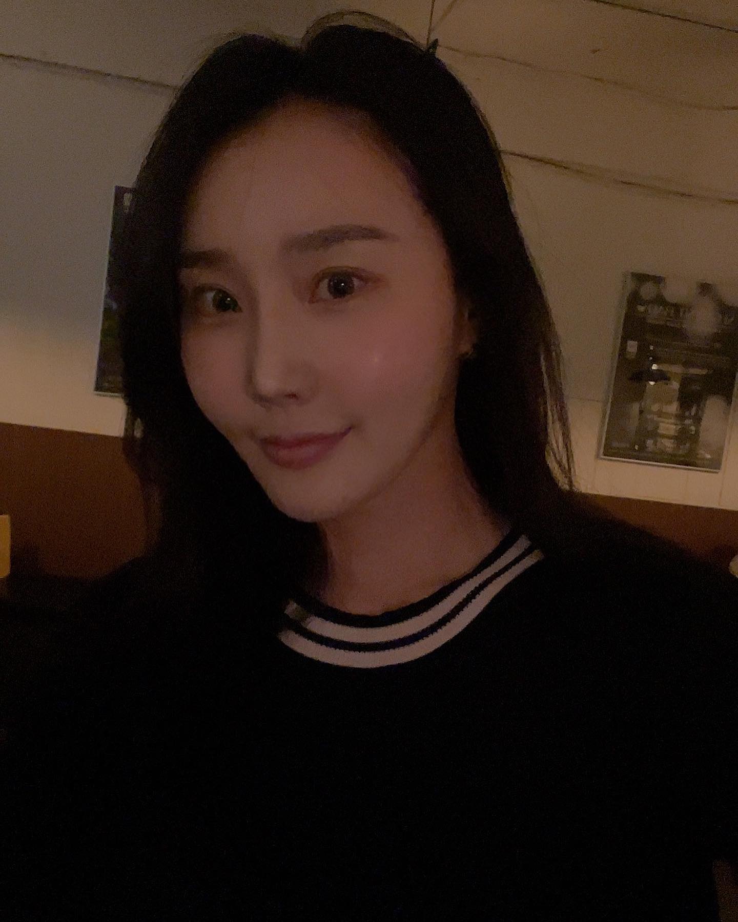 안녕하세요 솜이언니입니다൱ 

오늘은 갈마동에 위치한 분위기좋은 
BAR를 소개시켜드리려고해요.
대전 갈마동에 위치한 🏷️세그먼트 바 입니다.

저희부부는 휴일에 술한잔 하면서 
이런저런 대화를 많이 나누는데요
지난 주에 낮술하러 방문했다가
너무 매력적인 곳이라 여러분들과 공유하고 싶어서 이렇게 글을 쓰게 되었습니다🌈

✅오후 3시부터 새벽1시까지 이용가능하니 낮술하고 싶은날  여기저기 검색할 필요없이 여기 다녀와보세요.

✅안주도 맛있고, 분위기도 좋고, 
사장님과 직원분들도 매우 친절하셔서
행복한 시간을 갖을 수 있으실 거에요.

✅추천드리고 싶은메뉴는
위스키 좋아하시는분들 , 굴 좋아하시는분들  스모키한 ‘아드벡’한잔에 ‘훈연굴절임’ 드셔보세요.  위스키 좋아하는 저희 남편이 강추합니다.(물론 저는 못마셔요)

✅저같은 술찌리분들도 사장님께 추천요청하면 취향에 맞게  맞춤으로 추천해주시고 칵테일,하이볼 제조해주시니
걱정마시고 다녀와보세요.

✅특별한 날 방문하시고 싶다면, 미리 예약하시면 좋아요.
✅walk in 분들도 웨이팅 하실 수 있으니 자리확인하고 가시면 더욱 좋습니다. 손님들 몰리는 시간에는 자리가없어서 기다리시는 분들 봤거든요.

이상 저희부부의 아지트가 될 🏷️세그번트 바 포스팅을 마칩니다.🌈🌈