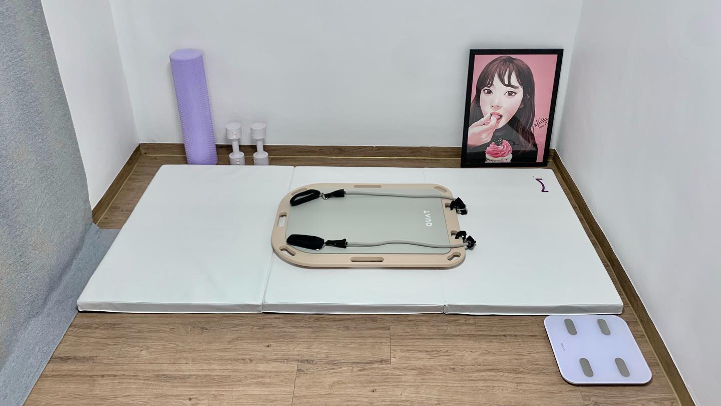 _
⠀

⠀
킴빵 필라테스 센터 오픈
Elva's home pilates OPEN
⠀
집에서 몇개 있는 소도구로 스트레칭만 했는데
콰트에서 홈트를 위한 아이템들 대량 구매
⠀
⠀
아니 홈트용 운동기구
이렇게 이뻐도 될일이냐구
⠀
⠀
운동할 맛이 난드아
⠀
⠀
quat_store #인플카 #콰트스토어 #홈트 #유지어터 #근손실방지 #운동하는여자 #운동하는직장인 #운동스타그램 #필라테스
⠀
⠀