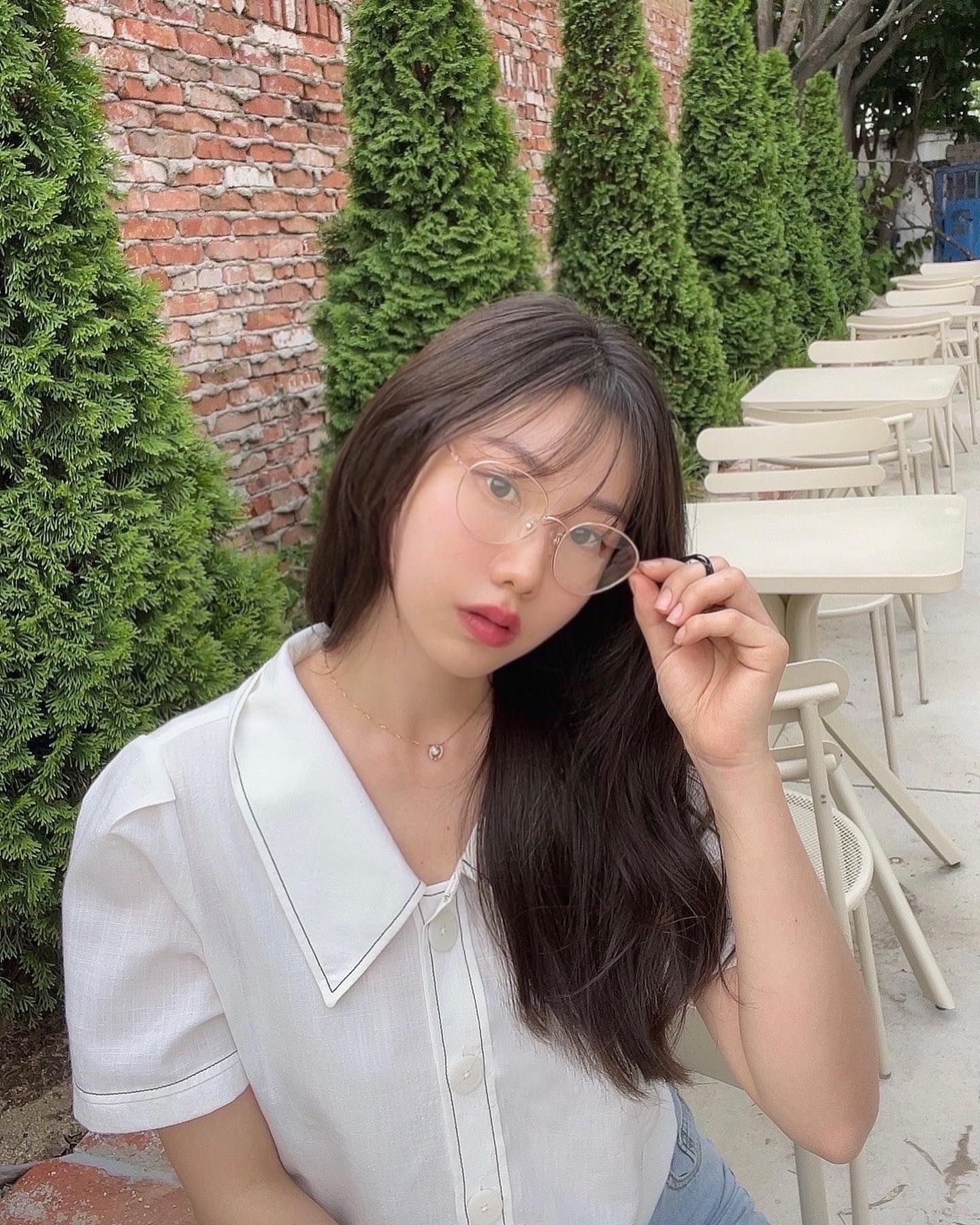 kindlove_official  #제품제공 

카인드러브에서 예쁜 안경을 보내주셨어요💘 
맘에들어 셀카 백만장 📸📷

제가 착용한 모델은 
Find Your Fit #13 ROS
로즈골드 색상이 얼굴톤을 밝혀줘서 너무 맘에 들었어요.
가벼운 착용감에 깔끔한 디자인의 믿고쓰는 카인드 러브💝✨

📍9.6g의 가볍고 편안한 안경
📍개인 맞춤 피팅을 위한 s자 코패드암
📍자외선 차단, 청광 차단으로 눈 피로 감소 
📍고급 아세테이트 템플 마감으로 알레르기 걱정 x, 흘러내리지 않는 균형감

#협찬 #kindlove_eyewear #카인드러브 #셀피 #선팔 #좋반 #맞팔 #eyewear #안경 #안경테 #안경테추천 #뿔테안경 #투명안경 #티타늄안경 #fine_your_fit #카인드러브뮤즈