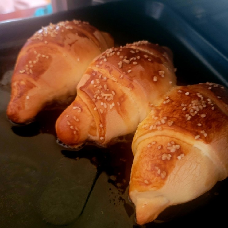 반죽과 발효가 필요없는 소금빵 생지로 초간단 베이커리 치즈 소금빵 만들기!
