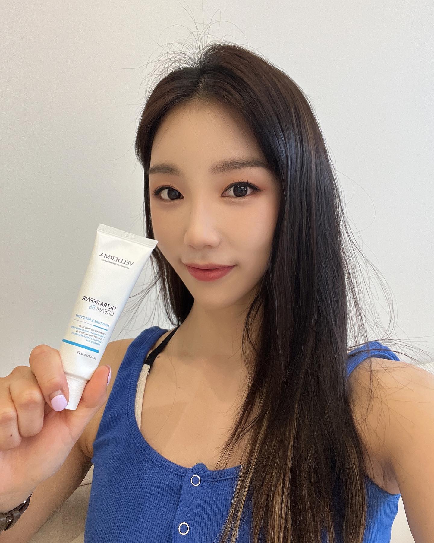#협찬 
피부 전문가들이 
직접 연구하고 만든
피부과 화장품 벨더마 크림이예용!!
 
크림이지만 묵직하지 않고 
로션제형이라서 지금계절에도 
사용하기 좋더라구용!!! 

무기력증에 빠진 요즘.. 
그냥 피곤해요.. 하는거없이ㅜㅠ
그래서 요즘 운동보다는 
스트레칭만 깨작깨작 하규있어요 
몸은 찌뿌등한데.. 운동까지 힘이없구...
춘곤증인가...?😂😂
금방 털고 일어날게여~🙌🙌
모두들 수요고개 수고하셨습니다!!!