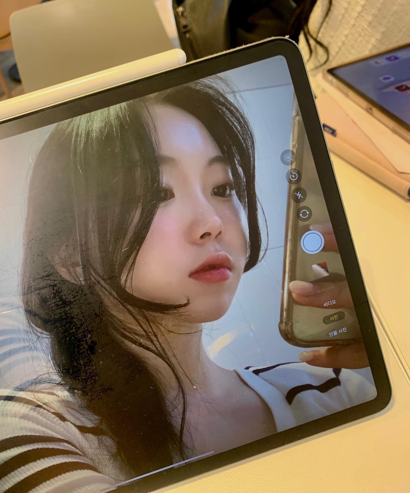 😶
.
.
.
.
#selfie #셀카 #헤어 #좋반 #맞팔