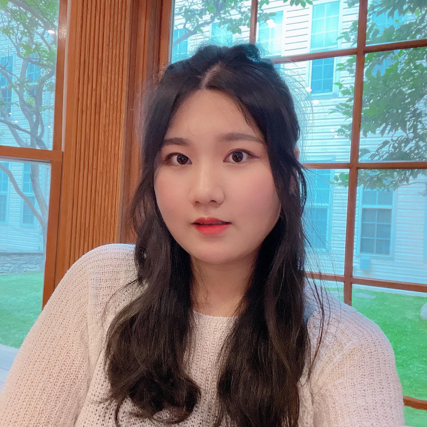 회사 근처에 예쁜 카페 찾았따..! 
근데 회사 바로 옆이라 안갈거같다..🤪