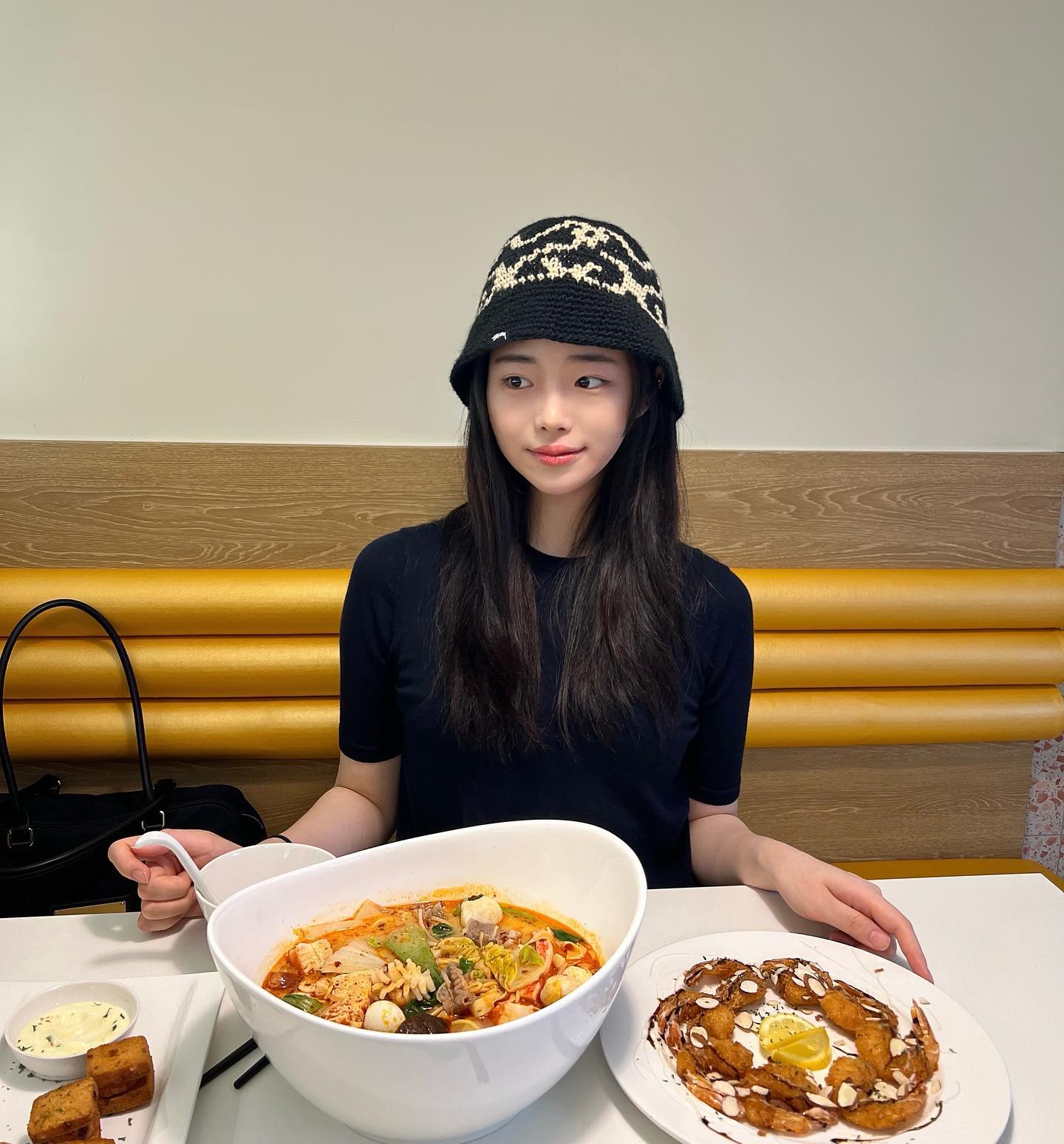 새로운 마라탕 맛집 발견⭐️
셀카 잘나오는 카페 인테리어도 맘에 들었지만
 요즘 흔한 마라탕 집의 맛이아닌 찐 중국 마라탕맛은 정말 오랜만이라서 행복💖

서면에도 얼른 생기면 좋겠따…🤍

소고기 추가는 꼭 하세요🍜

✔️라짜이마라탕
📍 부산 중구 광복중앙로 10-1 1층

#남포역맛집 #부산중구맛집 #부산맛집 #부산마라탕 #라짜이마라탕광복점 #남포동맛집