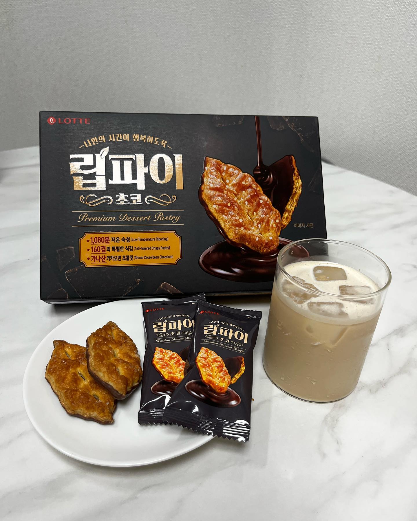 #할인구매 lotte_sweet_sta #롯데웰푸드 #립파이초코

립파이 초코!! 벌크제품이라 양이 많아서 좋아요!!
고급스러운 맛으로 많이 달지 않아서 좋고 한봉지 안에 과자크기가 작아서 인지 3봉은 먹어야 한개 먹은것 같은 느낌쓰 ㅠㅠ
맛이 있어서 훅훅 들어가네요 ㅎㅎㅎ

#힐링타임 #맛집 #디저트페스츄리 #실시간맞팔 #초코페스츄리 #뷰티 #립파이 #롯데립파이 #신상품나왔을땐 #롯데립파이초코 #미용 #프리미엄페스츄리 #티타임 #반려견 #08L #립파이재출시  #돌아온립파이 #후기작성 #체험