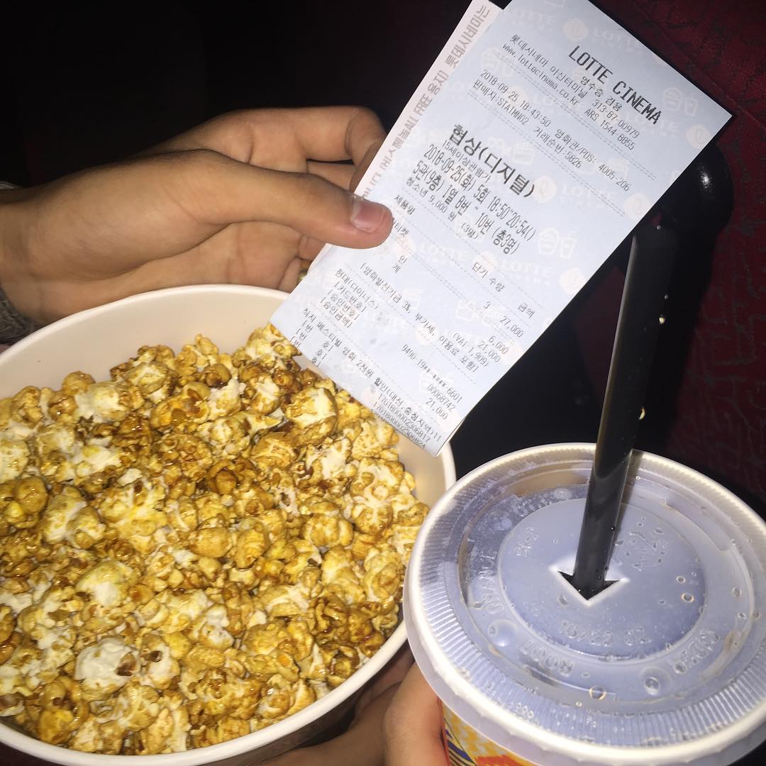 연휴 끝🎞🍿 칭구들이랑 ٩(๑❛ᴗ❛๑)۶
•
•
•
#영화 #협상 #연휴끝 #일상 #16 #03 #03년생 #맞좋 #좋반  #좋아요반사 #daily #instagood
