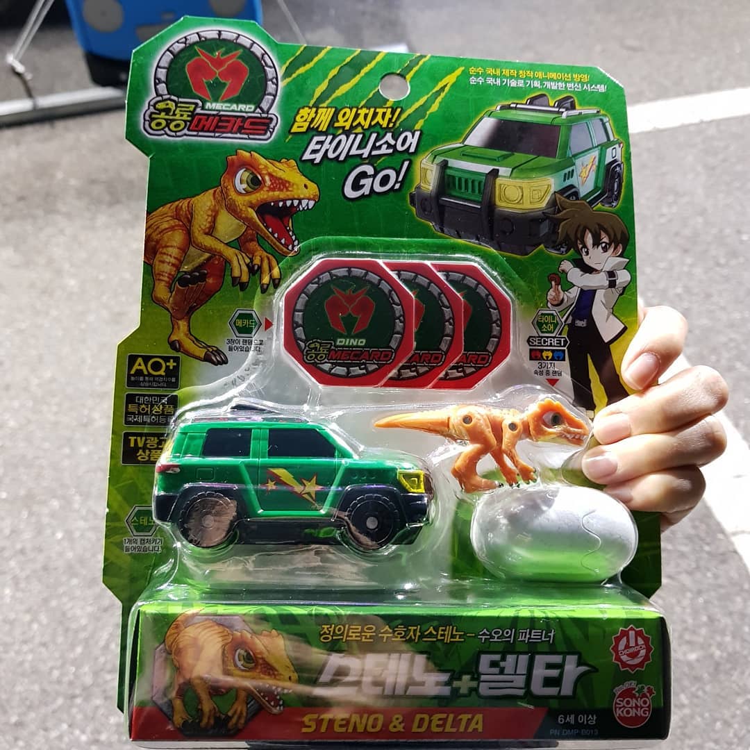 .
.
시작된거야...? 그런거야...?
공룡을 원래 좋아하긴 했지만 저런게 있을 줄이야 ㅜㅜ
저거 사겠다고 어제 차막히는 #용인 을 1시간이나 빙글빙글 ㅋㅋ
#애들랜드 에서 하나만 구입.. 하나...하나... 모으다보면 ㅋㅋㅋㅋㅋㅋㅋㅋㅋㅋㅋㅋㅋㅋ 
#공룡메카드 #메카드 #로봇만은아니되오
#티라노메카드 파는데가없네.... 티라노사러가서 맨날 다른공룡 사온다 ㅜㅜ미쳐