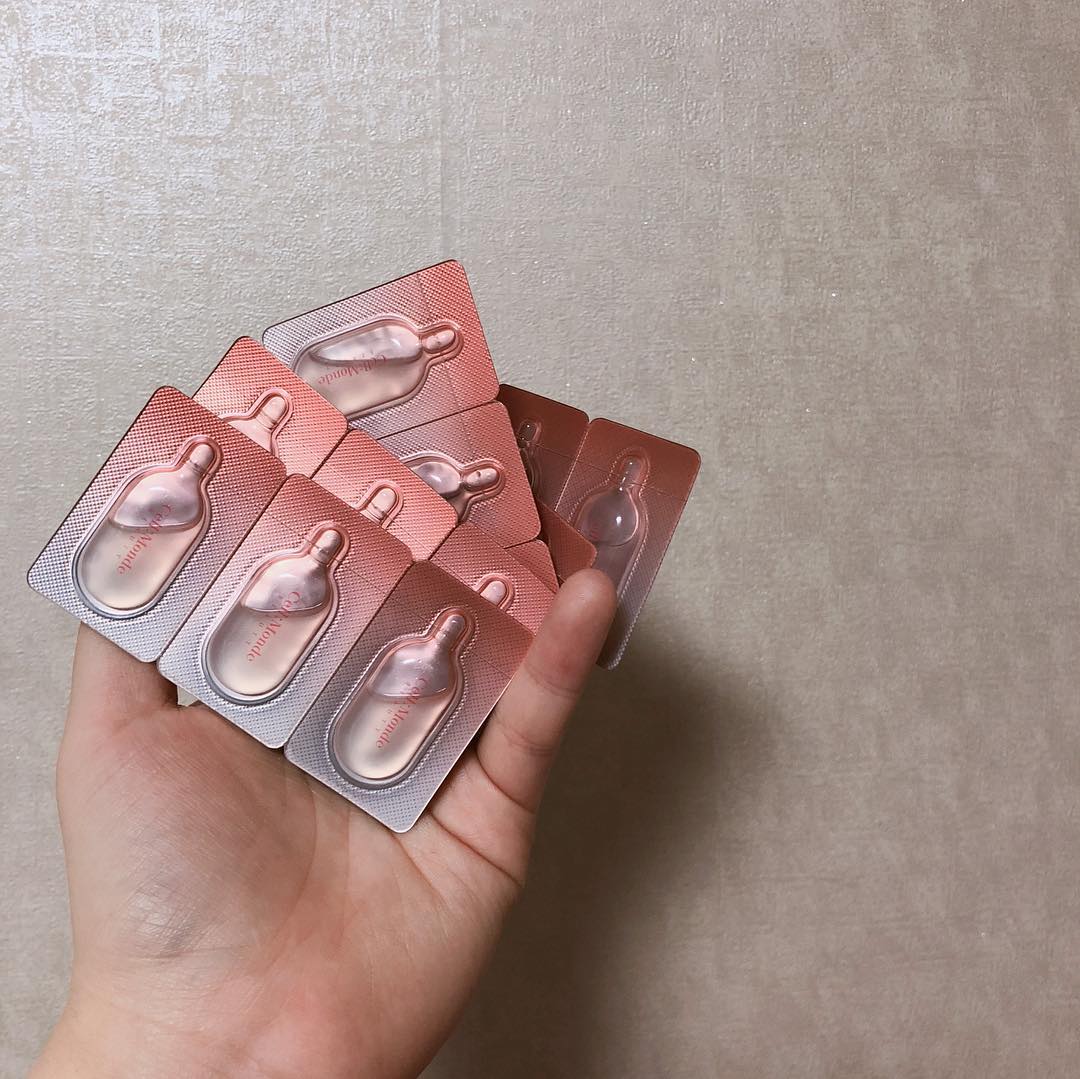 ✔️ 셀몽드 핵산앰플 30일 솔루션 
여행다닐때 챙겨다니기도 쉽고  발랐을때 너무 촉촉하다 
주름 개선이니 엄마에게 선물로도 최공 ପ(´‘▽‘｀)ଓ♡⃛ #15그래머 #셀몽드 #앰플 #홈케어 #뷰스타그램 #안티에이징 #피부관리 #학생 #선물 #부모님선물 #수분 #촉촉 #뷰티스타그램 #뷰티그래머
셀몽드로부터 제품을 제공받아 작성하였습니다