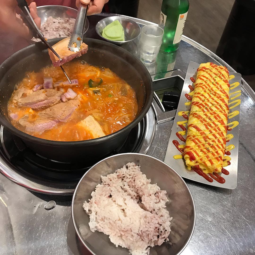 #존맛탱 청라에있는 김치찌개집
한끼떼우지 말고 식사라하는 주인장의 마인드 👍🏻 #맛집인정
#백채김치찌개 #찌개맛집 #김치찌개맛집 #청라맛집 #청라동맛집 #청라동나들이 #청라김치찌개 #김치찌개전문점 #서구맛집 #서구김치찌개 #동네맛집 #맛집그램 #맛집투어 #공팔리터 #08L