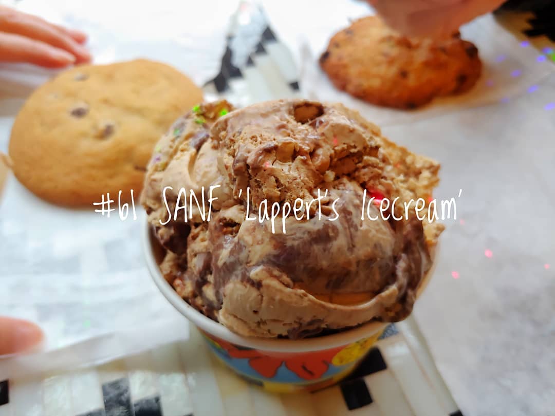 #61 SANF 'Lappert's Icecream'
.
아이스크림에서 완벽한 단짠을 경험했다.
한국 아이스크림들보다 맛들이 쫌 더 강렬하게 자기주장을 하는 느낌..?
.
원래는 줄 서서 먹는다는데
비 올 때 가서 그런지 사람이 거의 없어서 자리에 앉아서 느긋하게 먹을 수 있었다.
.
.
#배고파동_미국 #배고파동_샌프란
