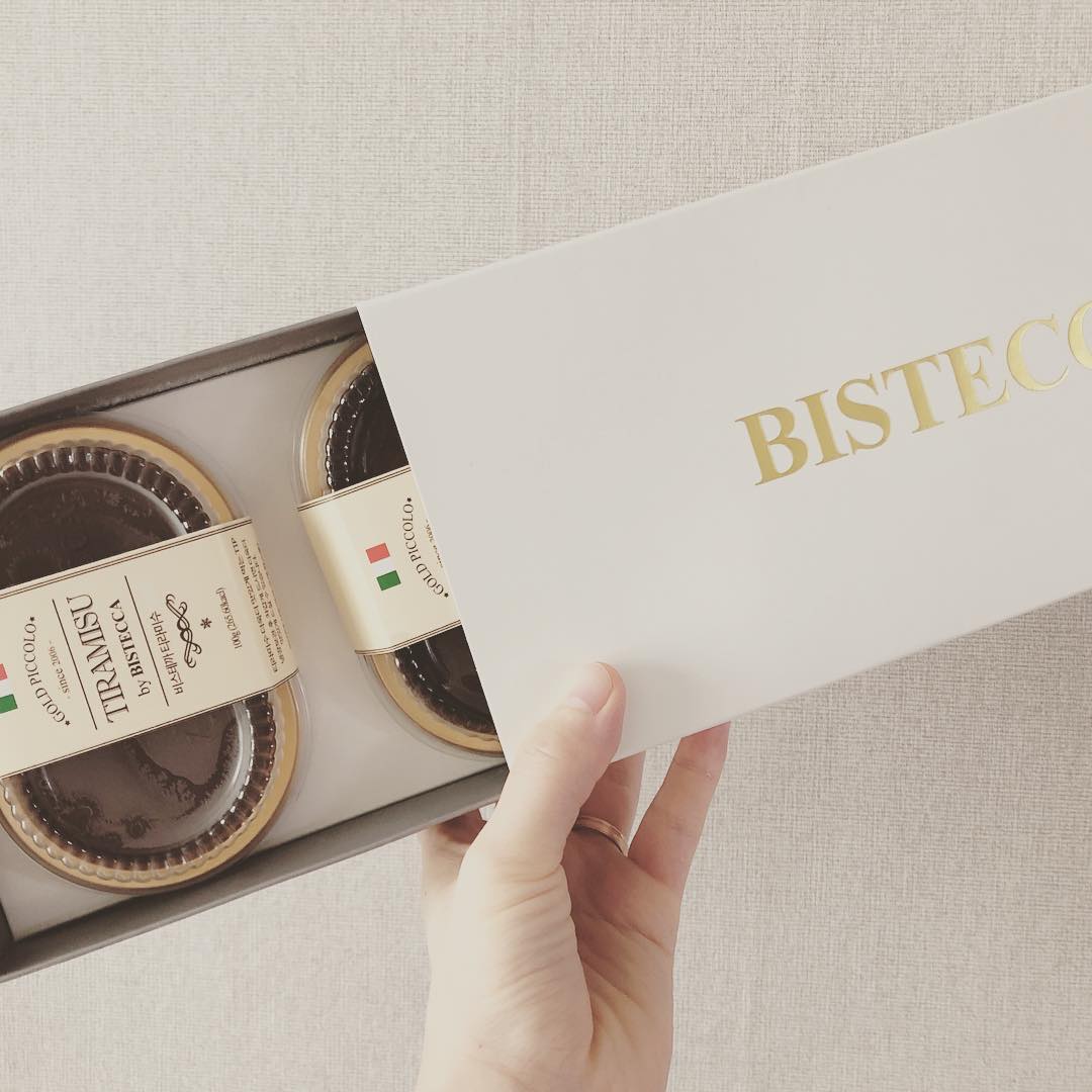 비스테까 티라미슈  오홍... 한입먹고 사르르...😍 넘 맛나잖아 달지않고 맛있는 티라미슈 ☕️🍮 #비스떼카 #비스떼카티라미수 #티라미슈 #먹스타그램