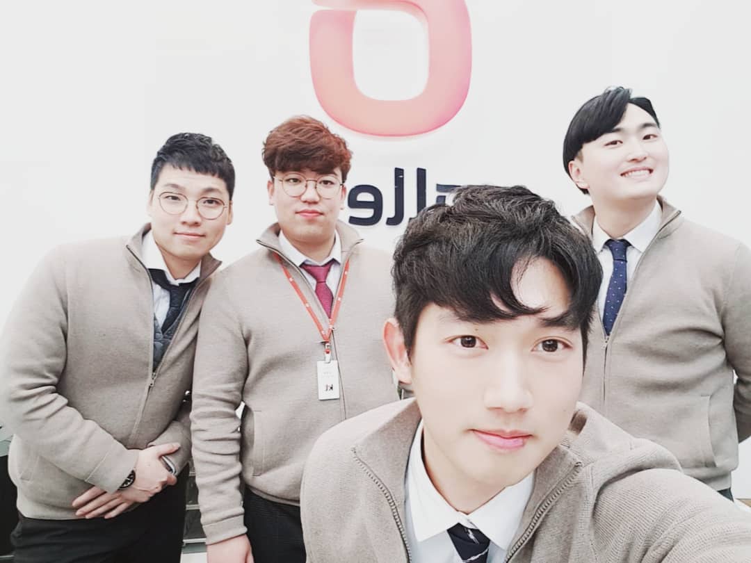 리얼에 역사는 19년 2월부터.
.
.
.
.
.
#안산 #고잔동 #중앙동 #신도시 #kt #올레 #우리는 #k4 #데일리 #선팔 #맞팔 #선팔하면맞팔 #아저씨 #40대 #아님 #우리 #청춘