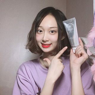 경언 on Instagram: “❣️톤업크림중에 촉촉하고 자연스러움 갑인듯!!!!! 이것만 바르고 나가면 나도 순백의 아가피부~ ❣️파데에 섞어 발라도 좋고 이것만 발라도 문제없움! @jxnho_only_unly 얘도 생얼이라 속은 99.999% 리얼 후기!  아참! 🌹 5/14…”