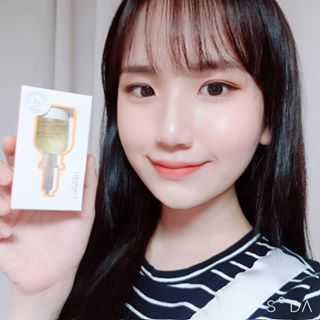 설지수 on Instagram: “#lohacell  #비타드롭앰플샷 ㅇ . ㅇ . ㅇ . 본 포스팅은 로하셀에서 댓가를 받고 작성한 리뷰입니다🤭  #Review 앰플임에도 끈적이지 않아서 저는 제형이 너무너무너무너무 마음에 들었어요 그리고 앰플의 기본 베이스가 정제수로 만들어진게…”