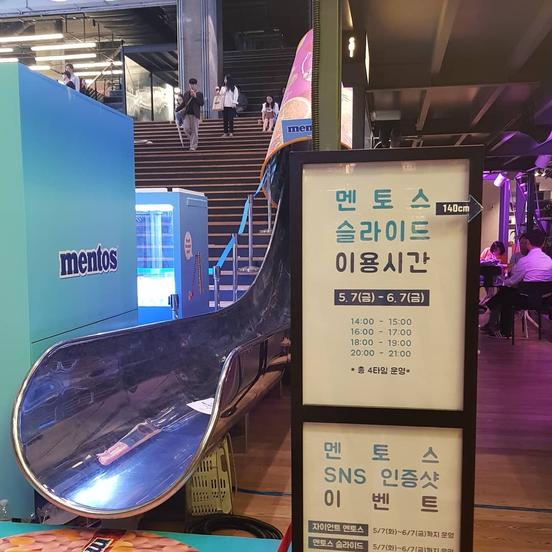 키커서 서럽다 
#멘토스슬라이드 #키제한 #어쩔수없지모 #키큰내가양보할께
🐾
🐾
#코엑스 #악인전 #주말스타그램