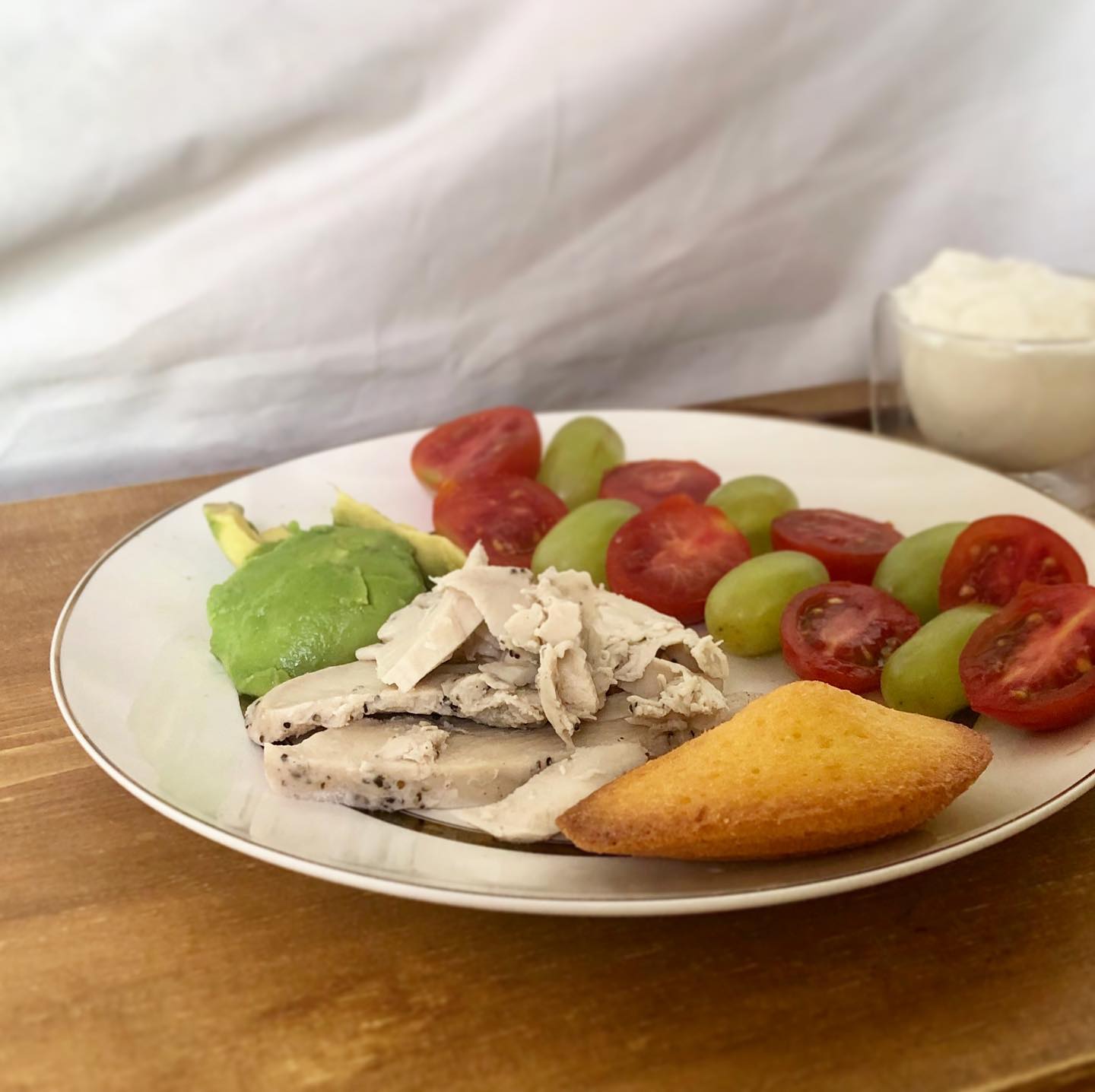 #20190522 #식단일기 #점심 #🍴
아까 아침에 베이커리류 안땡긴다면서 마틀렌 먹는 본격 #빵스타그램 허언피드😇 엄마가 만들어주셔서..ㅜㅜ 우리엄마 마들렌이 세상에서 젤맛있오요😭😭