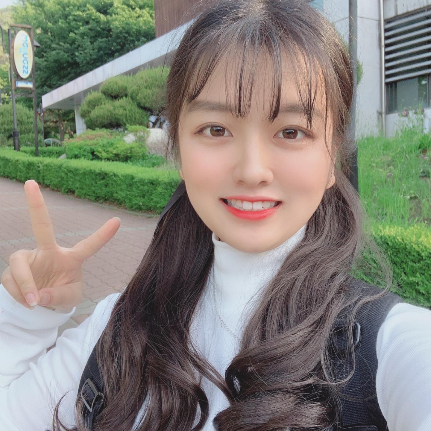 19 . 05 . 21 . 화요일
⠀⠀⠀
안산대 대표 홍보모델 촬영하기📷
⠀⠀⠀
진짜 다들 예쁘고 잘생겨서 정말 자괴감이 들었던 날...😱
⠀⠀⠀
그래도 새로운 사람들을 만나고 촬영해서 좋았다😝❤️
⠀⠀⠀
홍보 촬영팀 다음에 또 만나요➿❤️
⠀⠀⠀
⠀⠀⠀
⠀⠀⠀
#안산대학교 #홍보모델 #사진 #촬영 #힘들다 #하지만 #재밌다
⠀⠀⠀
#일상 #대학생 #데일리룩 #1999 #21살 #❤️