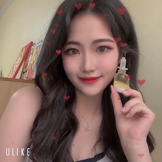 김보미 on Instagram: “9가지 비타민이 들어가 자연스럽게 미백과 탄력 모두 잡아주는 앰플 ✨ 저자극테스트까지 받은 빛타민 앰플 ☀️ . 비타오일과 비타 젤 두가지로 보습을 이중으로 잡아줘서 두배로 촉촉! 다른 앰플처럼 끈적하지않고 가볍게 발리는게 히트 포인트💫💫 집에서…”