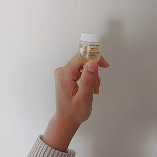 솔블리의 일상🤗 on Instagram: “오늘로 약 2주 정도 사용 후기 거의 다 써가는데 일단 앰플이 무겁지 않다 흡수가 빠르고 제형 자체가 부담 없이 바를 수 있다 (지난달까지만 해도 세안이후 암것도 안바르고 잠) 물론 에거 바르기 전에 미스트 토너로 정돈하고  바르고 오일까지 바르고…”