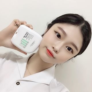 이하람 on Instagram: “🔥로하셀 세이브미 크림🔥 처음 사용할때 푹 뜨자마자 너무 촉촉했어요 ! 피부 전체에 보호막을 쳐주는 느낌이 들더라구요 확실히 미세먼지와 블루라이트 유해성분을 3중 필터링 해주니까 너무 안심되었어요 ! 또 수크랄페이트라는점이 너무 좋았구요 #로하셀…”
