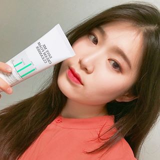 정예람 on Instagram: “신제품리뷰👉🏻 로하셀 세이브 미 크림 폼 클렌저  피부데미지케어 및 진정 수크랄페이트함유로 자극없이 !! 피부정화에 도움을 즈는 모링가 함유에 미세먼지까지 세정🐳 메이크업 지울때도 깔끔하게 지워져요  #로하셀 #로하셀세이브미 #로하셀세이브미폼클렌저…”