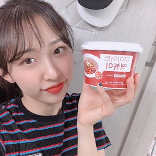 애굥 on Instagram: “다이어트 하면서 떡볶이 생각날 때 1일 1떡볶이 가능>< 양도 딱 적당하고 맛있어용  다이어트 떡볶이인데 곤약이 아니라 통밀로 만들어졌어요! 떡 완전 쫀득쫀득해여 ㅋㅋㅋ 다이어트할때 먹고싶은거 참다가 나중에 폭식하지 말구 다이어트떡볶이 먹으세요!…”