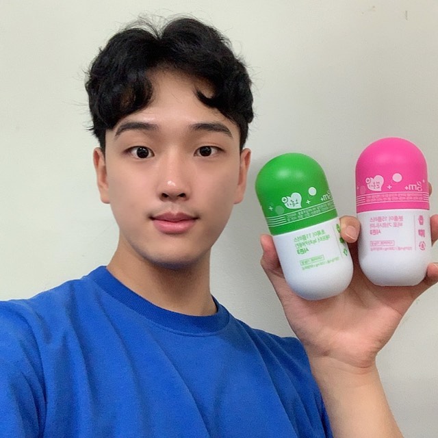YOLO 웅🦁 on Instagram: “새로워진 분홍이와 초록이💊  GRN 분홍이는 탄수화물이 지방으로 합성되는 것을 막아주는 가르시니아 추출물이 포함되어 있으며, GRN 초록이는 체중감량에 도움이 될 수 있는 카테킨이 포함되어 있어요!! < 먹는 법>😺 분홍이는 식전30분 에 먹고…”