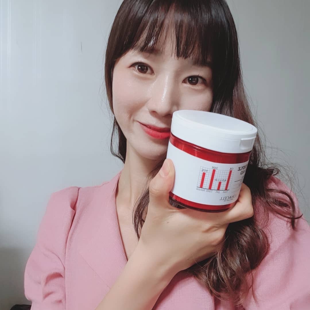 이화은 on Instagram: “운동하면 진짜스킨케어제품들고다니기귀찮고 까먹는데 이건진짜나를위한아이 👍💪 #욕세럼 에이어 #순한성분 으로 #피부관리  #로하셀 #lohacell #쌍욕세럼 에이은 #쌍욕패드 #로하셀쌍욕패드 #로하셀4_3쏘심플거즈패드 #쏘심플거즈패드 #피부관리…”