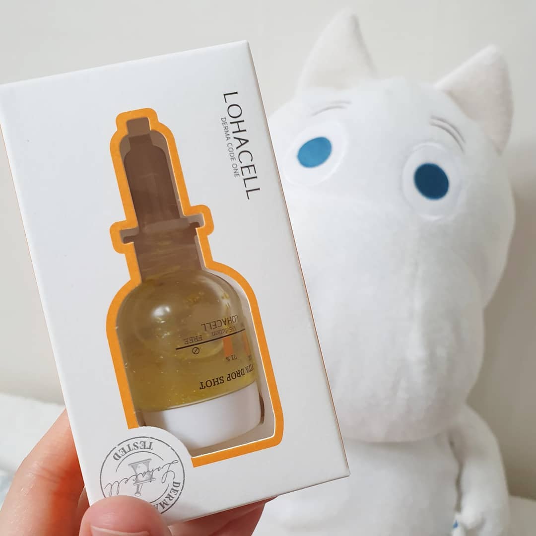 깽이❤ on Instagram: “🍊로하셀 비타 드롭샷 앰플🍊 9가지 멀티비타민과 비타민나무 수 61%를 함유하여 피부 활력에 도움을 받을 수 있습니다. 또한 미백, 주름개선 2증 기능성이 포함되어 있습니다. 비타 드롭샷 앰플은 피부 자극 테스트에서 무자극을 받아 안전하게 사용할 수…”