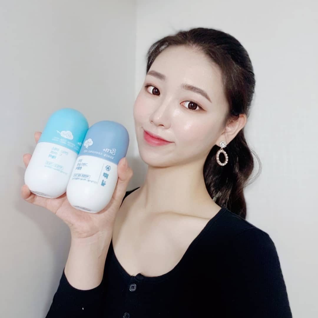인하공전 항공운항과 18 on Instagram: “GRN 하늘이는 스트레스로 인한 피로에 도움이 되는 홍경천 추출물이 포함되어 있고, 체지방 감소에 도움을 줄 수 있는 녹차카테킨이 포함되어 있는 다이어트 제품이라고해요-! 그리고 천둥이는 프로바이오틱스 100억마리와 대장을 부드럽게 해줄 수 있는…”
