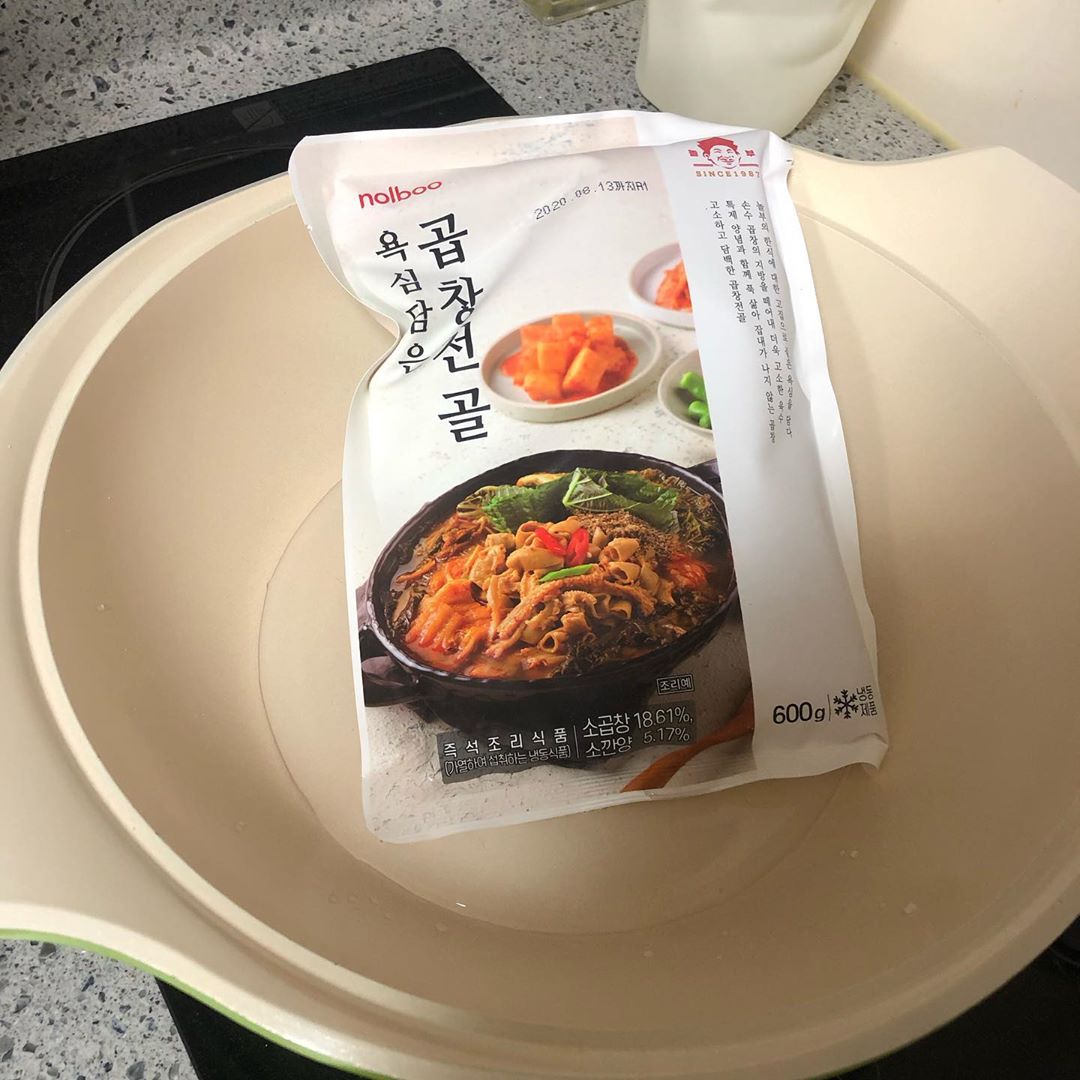 봉 하선 on Instagram: “오늘도 푸드얍 🤧
만들어먹기 귀찮은 자취생템입니다 ㅎㅎ 누가 곱창전골을 집에서 먹나유,, 생긴거보다 맛도 좋고 회원가입하면 30%할인중입니다 🙏🏻🤗
#곱창전골 #곱창전골맛집 #불고기 #불고기전골 #갈비탕맛집 #갈비탕 #집밥 #홈쿡 #푸드얍”