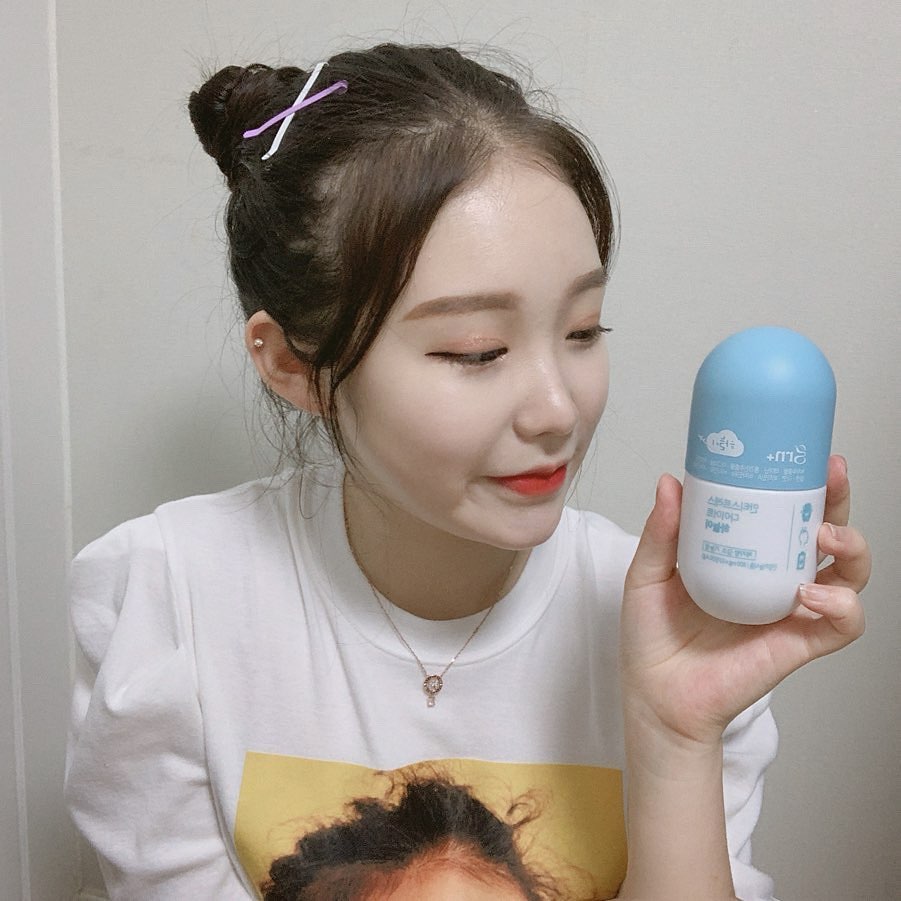 李芝沅 on Instagram: “💎GRN 하늘이💎 • 스트레스로 인한 피로에 도움되는 홍경천추출물 첨가 • 체지방감소에 좋은 녹차카테인 함유 >> 요즘 시험기간이라 너무 피곤해 지치며 살까지 찌는데 잠자기전에 2알씩 먹고 일어나면 피곤이 덜하고 배변활동이 원활해져 몸도 매우 가벼운…”