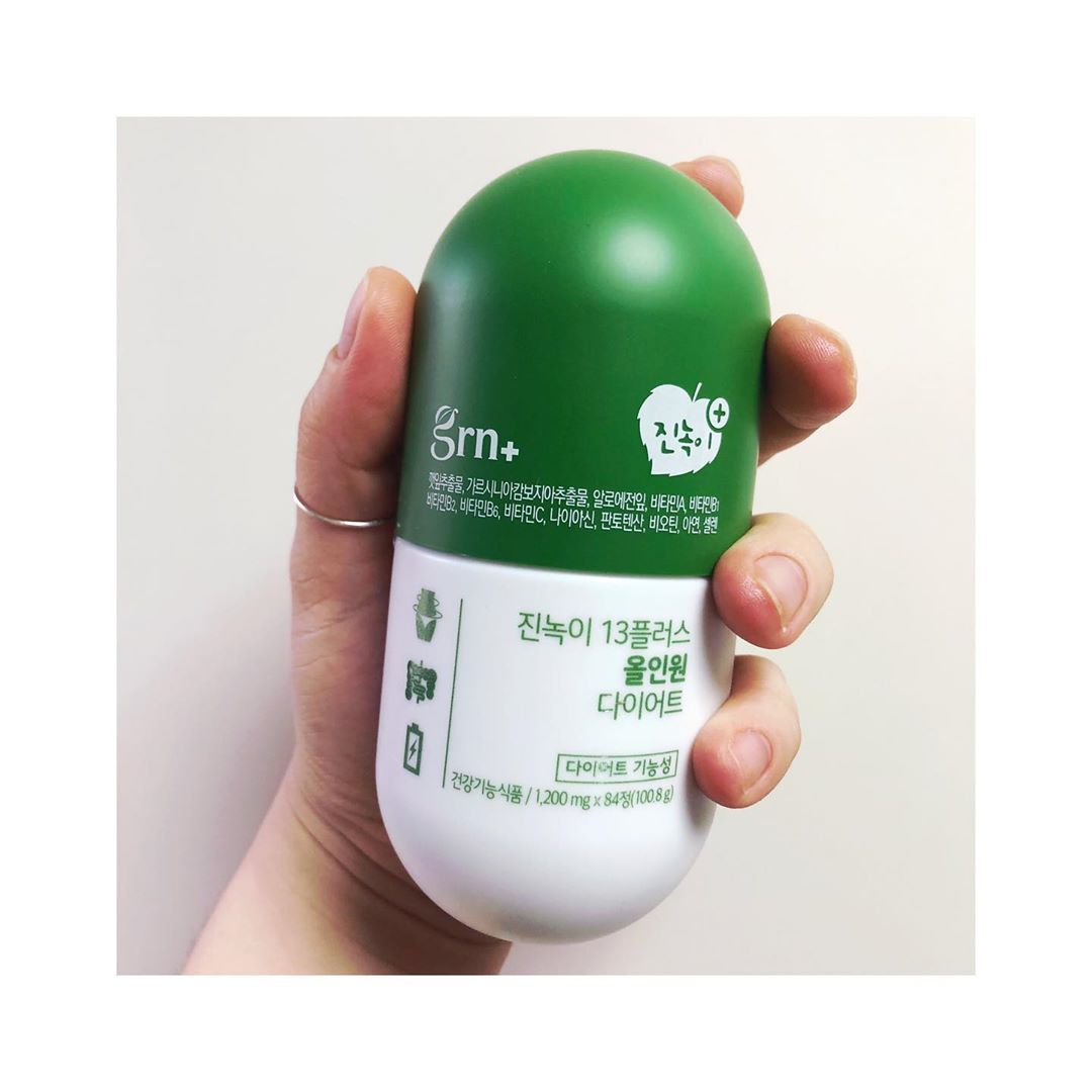 💜ᴇᴅɪᴛʜ💜 on Instagram: “GRN 진녹이 13풀로스 올인원 다이어트🍃 날이 선선해지면서 가을이 점차 가까워지는데 제 뱃살은 왜이렇게 묵직한지😂 분홍이 초록이로 유명한 GRN에서 단독으로 독점원료로 깻잎추출물을 사용한 진녹이라는 제품을 아시나요?! . ✔️ GRN 진녹이는…”