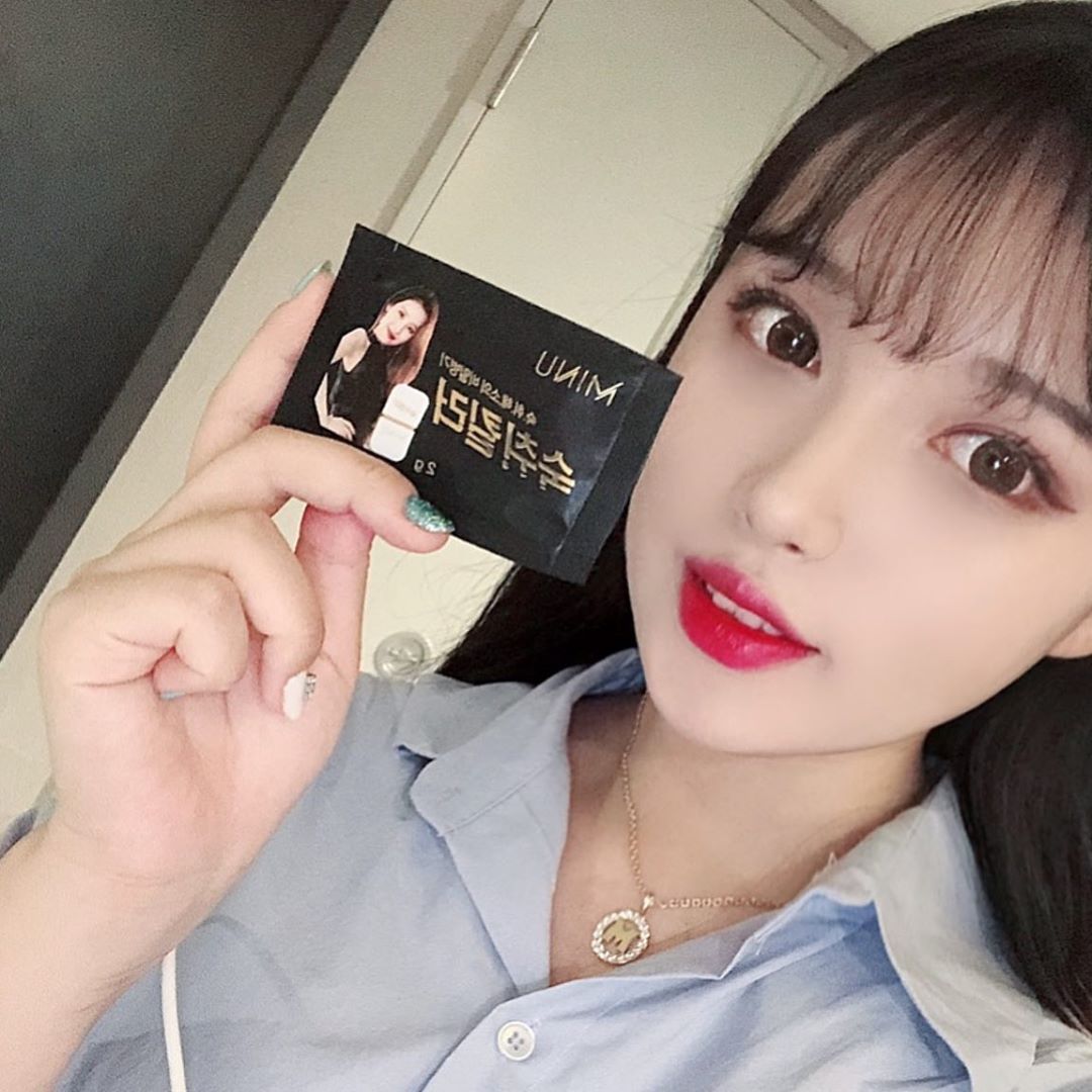 @j2._.won on Instagram: “연휴기간 잦은 술자리 필수템 #미누숙취킬러‼️ 숙취해소에 좋은 헛개수와 벌꿀, 강황(커큐민) 등이 함유되어 있고 레몬맛 분말형태라 물과 술에도 타먹을 수 있어서 음주 전, 중, 후 어느때나 쉽고 간편하게 먹을 수 있어요! . . #미누 #minu…”