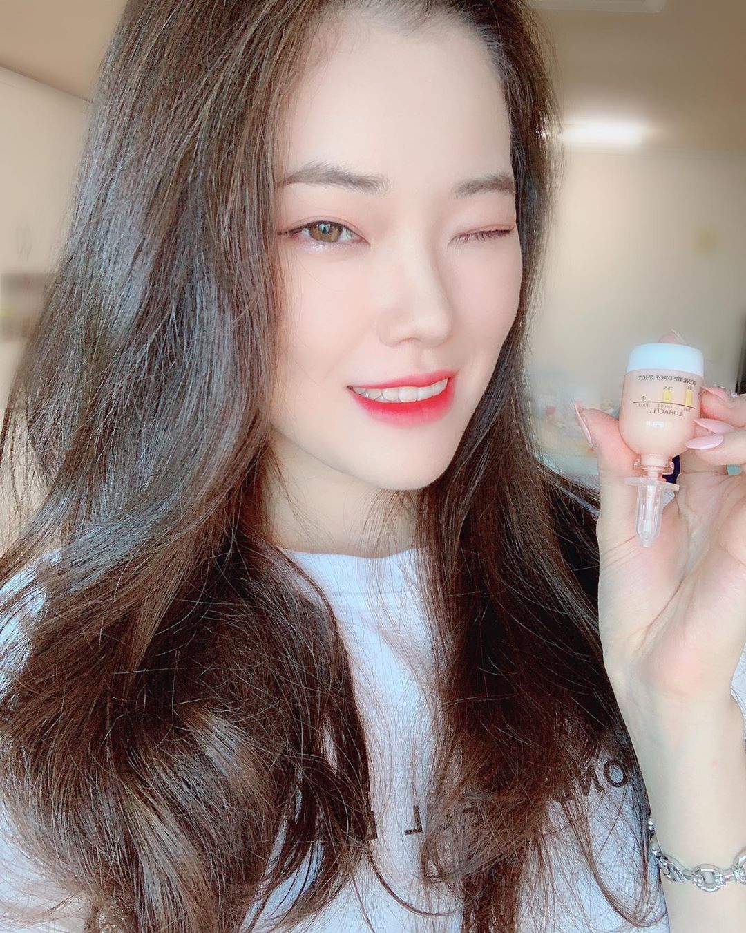 🌹ꕶꕶ♡𑀉🌹 on Instagram: “❤️FROM. @reviewshare.io ❤️. . . #로하셀 #lohacell #로하셀드롭샷앰플 #톤업드롭샷앰플 #드롭샷앰플 #로하셀앰플 #미백앰플 #스킨케어 #홈케어 . . . #앰플 #앰플추천 #미백 #피부미백  #주름개선 #기초화장품…”