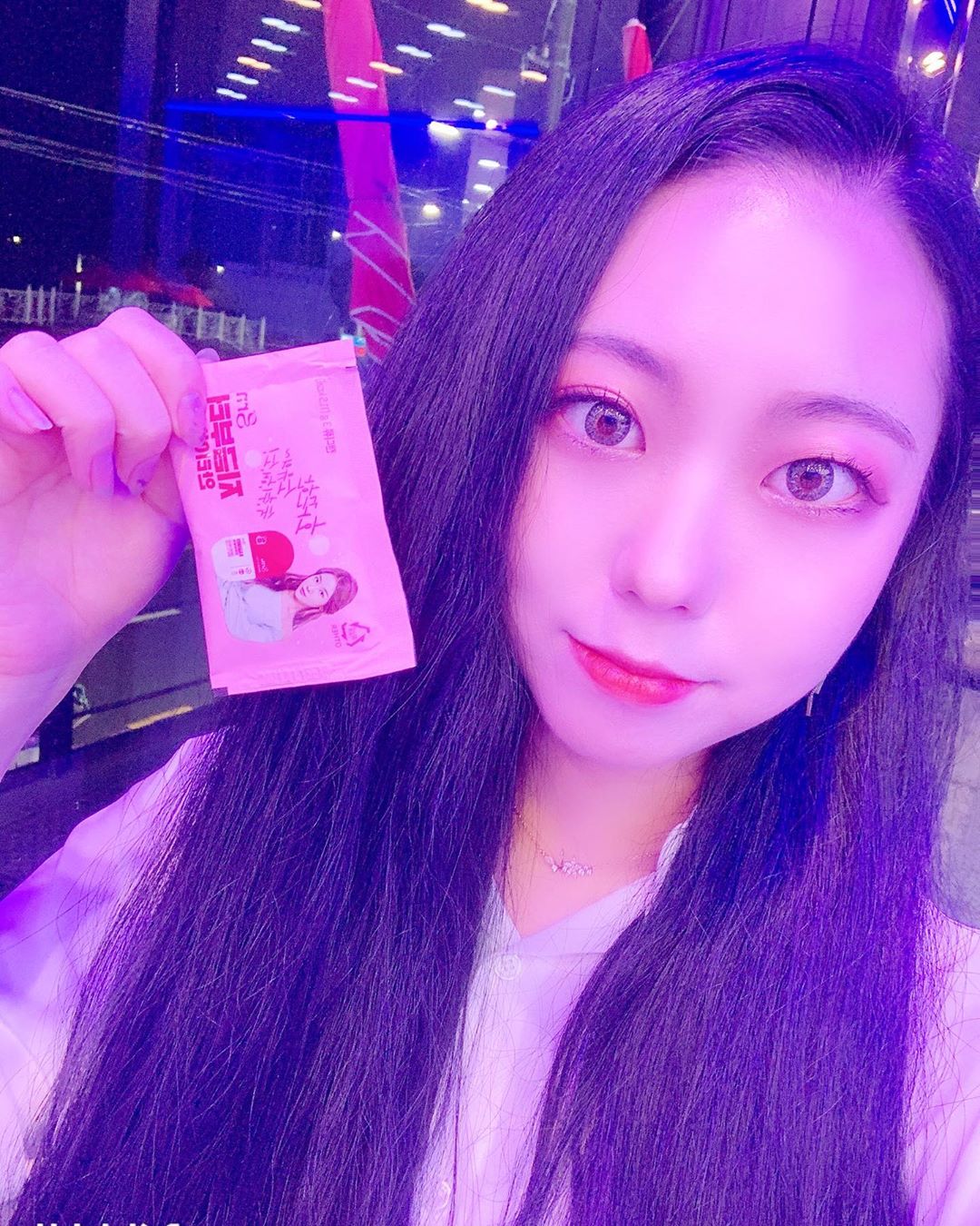 모소연 on Instagram: “grn 안티이불킥이랑 회에 소주❤️ 이렇게 맛있는 숙취해소제는 처음이야😋 요구르트맛 비타민처럼 술먹기 전후에 하나씩 씹어먹으면 숙취❌ . . . . . #GRN #GRN안티이불킥 #안티이불킥 #GRN숙취해소제 #지알엔 #지알엔안티이불킥…”