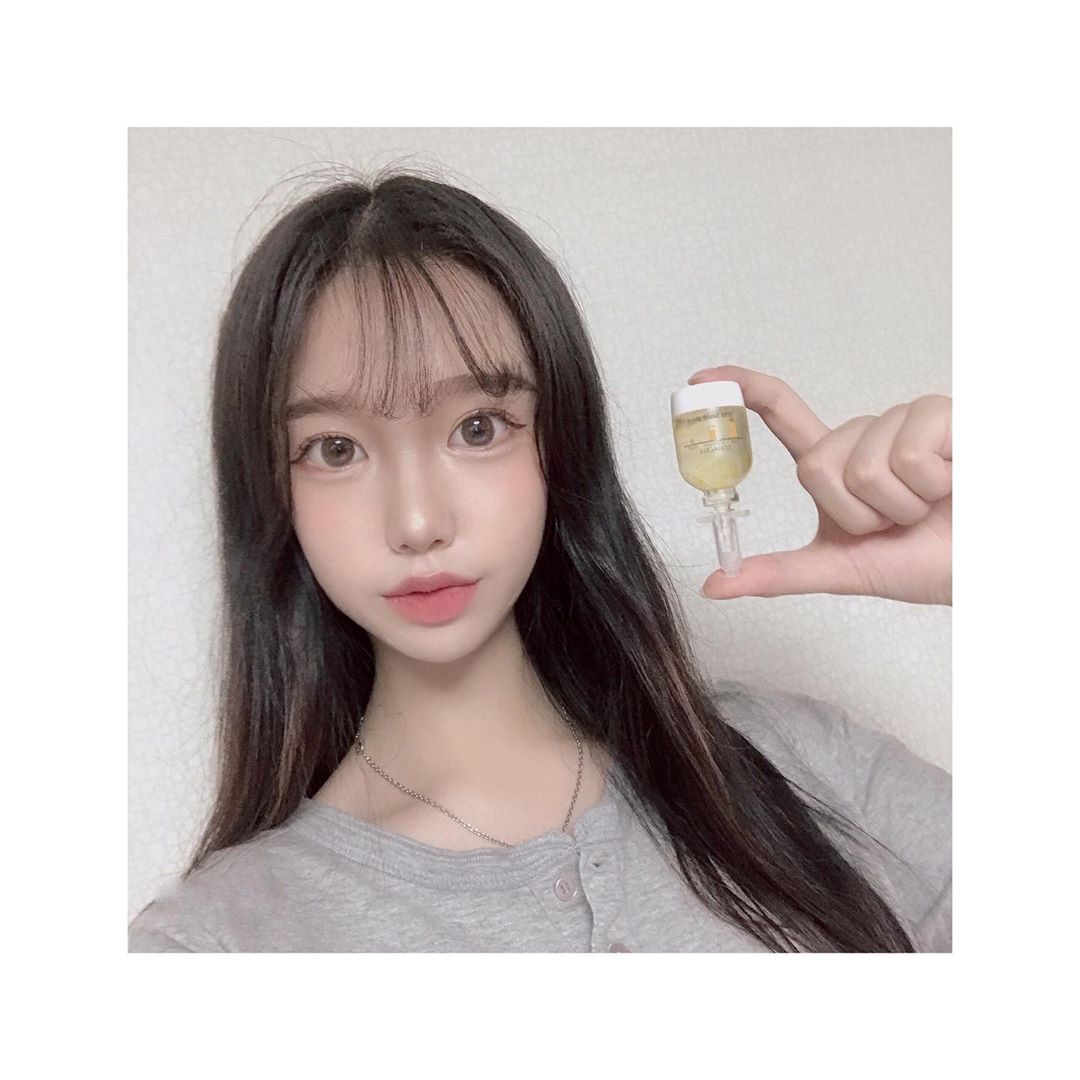 김민서 on Instagram: “로하셀 비타 드롭샷 앰플은 9가지 멀티비타민과 비타민나무 수 61%를 함유하여 피부 활력에 좋다 🤩😻
-
-
-
-
-#로하셀 #lohacell #로하셀비타드롭샷앰플 #비타드롭샷앰플 #드롭샷앰플 #로하셀앰플 #비타민앰플 #스킨케어 #홈케어”