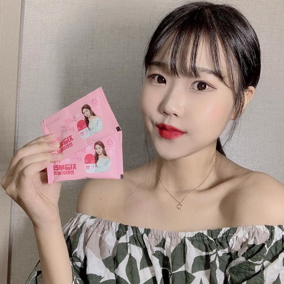 박소정 on Instagram: “항상 가방 속에 챙겨 다니는 안티이불킥 💝 이슬이 먹기 전엔 안티이불킥으로 달령 ➰💝 GRN 안티이불킥은 요구르트 맛 사탕 형태로 쉽고 맛있게 먹을 수 있으며, 작고 가벼운 사이즈로 간편하게 음주 전, 후로 숙취해소를 할 수 있는 제품 💝 (제공받아…”