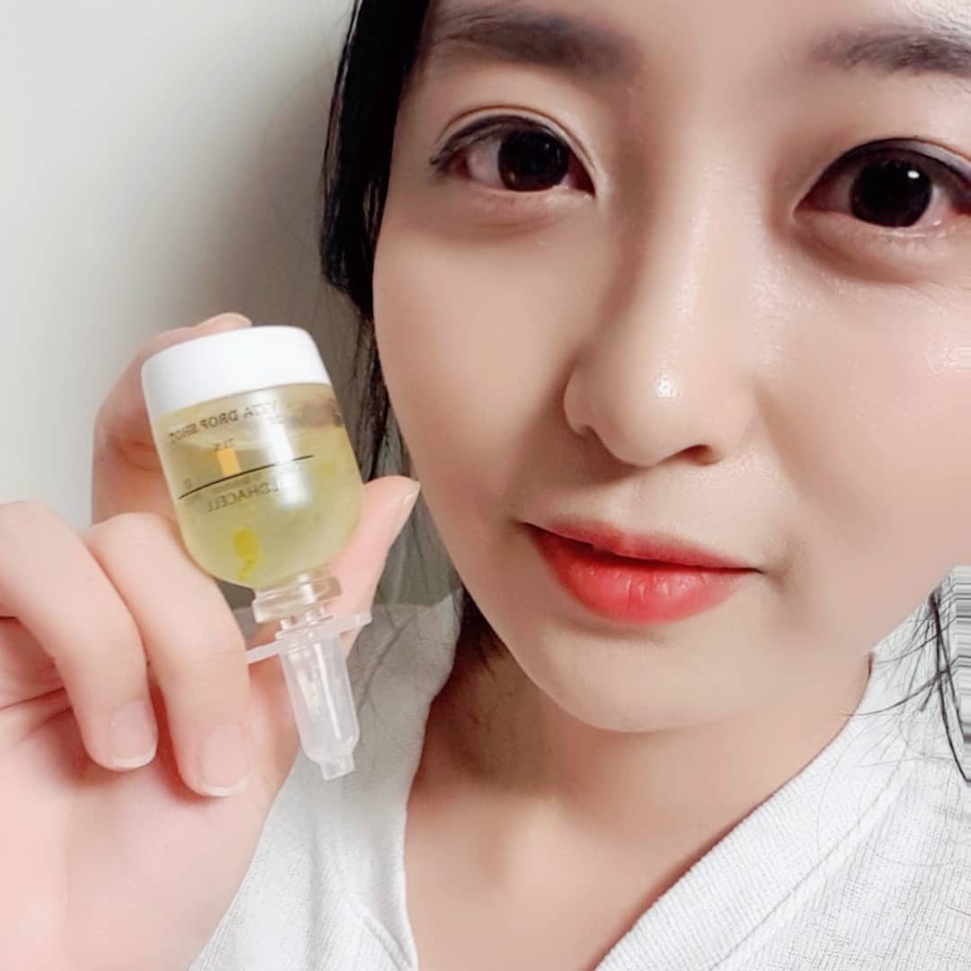 @odtion88 on Instagram: “⠀ ⠀ 🌿 피부미인 되기 참 쉽쥬 🌿 ⠀ 둘째 출산하고선 피부가 계속 칙칙해져서 고민이 엄청 났어요😭 앞자리도 바뀌고는 좋다는 거 다 발라봐도 그때뿐인거있죠? - 비타민앰플은 바르고나면 피부가 가렵거나 따끔거려서 쓰기 좀 꺼려졌는데 요번에 찾아낸…”
