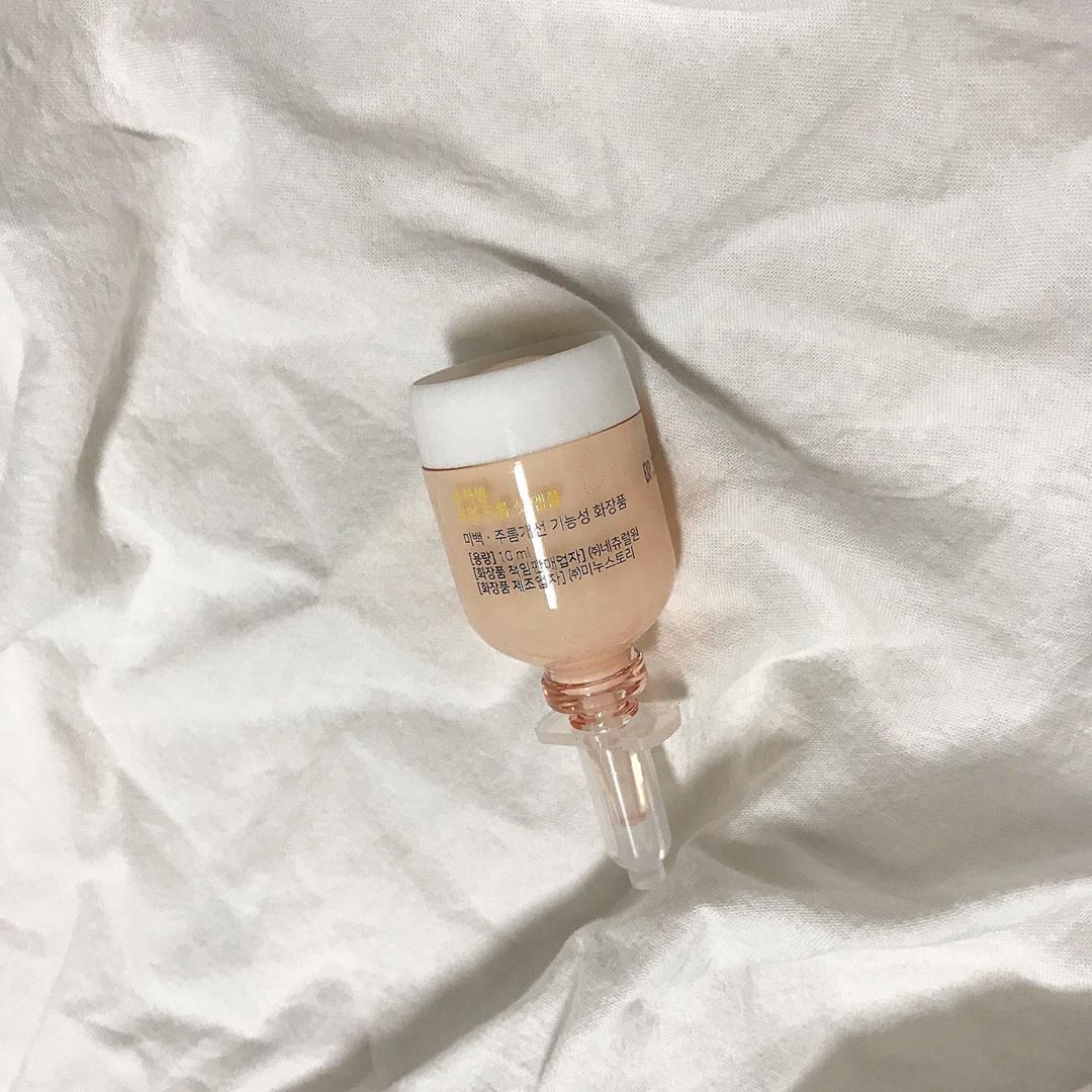 💫 on Instagram: “#로하셀드롭샷앰플 . . . 로하셀 톤업 드롭샷 앰플은 피부 미백에 도움이 될 수 있는 글루타잔과 피부 정화와 활력에 도움을 줄 수 있는 성분을 포함하여 피부 미백에 도움을 받으실 수 있습니다. 또한 미백과 주름개선 2증 기능성이 포함되어 있습니다.…”