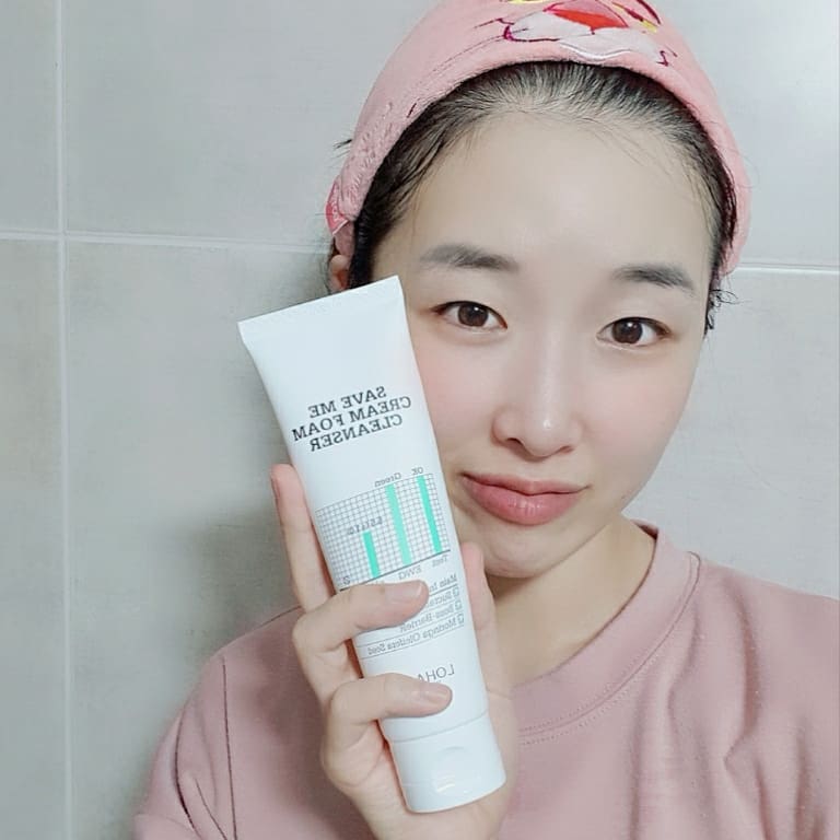 쮸니😚❤️ on Instagram: “. 엄청 쫀득쫀득하고 순한 폼클렌징이라는 소개와 함께 EWG그린등급에 ph5.5 약산성클렌징이라 믿고 써봅니다  피부정화에 도움이되는 모링가성분을 첨가하고 15가지 유해성분은 배제한 제품  실제로 점도체크를 해보았는데 안끊어지고 쭉쭉_…”