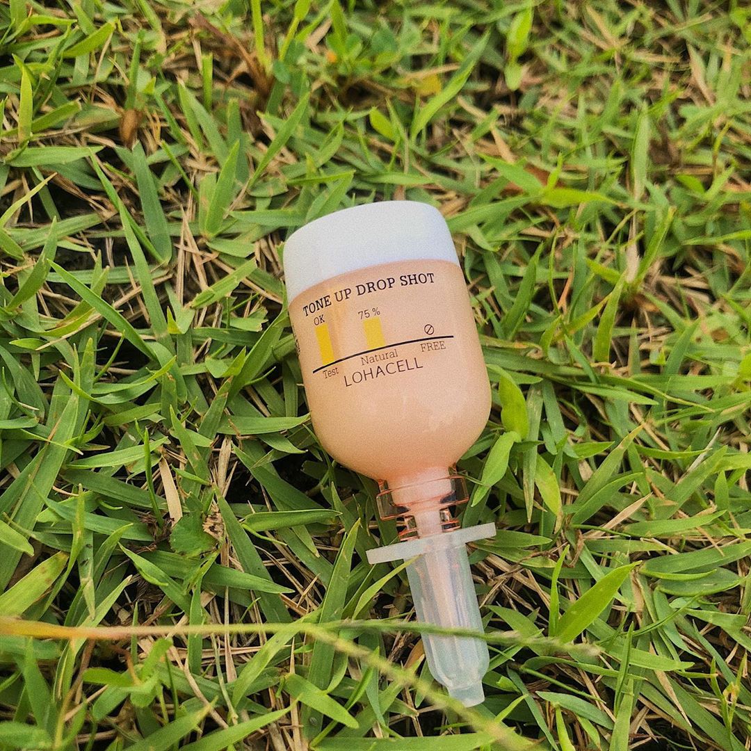 하은 on Instagram: “💗로하셀 톤업 드롭샷 앰플 ⠀ 🌼멜라닌 생성 억제 도움 🌼멜라닌 이동 억제 도움 🌼피부 보호, 미백 도움 ⠀ ✨로하셀 톤업 드롭샷 앰플은 피부 미백에 도움이 될 수 있는 글루타잔과 피부 정화와 활력에 도움을 줄 수 있는 성분을 포함하여 피부 미백에…”