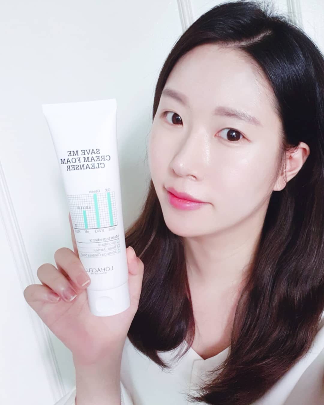 🐥🌹여냐.💕👸🏻 on Instagram: “-로하셀 세이브 미 크림 폼 클렌저  내가 선호하는 약산성 폼클렌저💖 폼클렌저의 제형이 쫀쫀한데 거품을 낸 후에도 거품이 쫀쫀하여 피부의 자극을 최소화 한다😍 메이크업을 잘 하지 않지만 피부 노폐물을 흡착하여 건강한 피부를 만들어야지👏🏻 . .…”