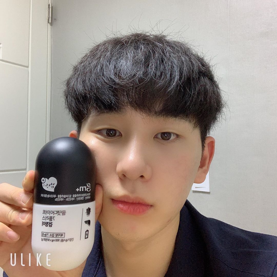 수정인스타 on Instagram: “GRN 검정이는 체지방감소를 위한 가르시니아는 물론, 밀크씨슬로 간 건강도 챙기고, 옥타코사놀로 남자다움을 up ! 시켜줄 수 있는 GRN 다이어트 제품🤩맘같아선 내가 먹구 싶지만 오빠에게 양보 🎁 #GRN #GRN검정이 #검정이 #지알엔…”