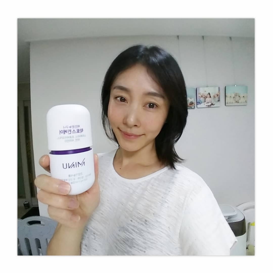 육아그램 부산맘 맘스타그램 아기스타그램 육아소통 on Instagram: “장건강 피부건강 모두 지켜주는 유산균 #락토스킨케어 🌱  피부건강과 항산화에 도움되는 ⏩스피루리나  배변활동에 도움⏩ 신바이오틱스  포함되어 피부건강과 장 건강을 한번에 지켜준대용😍  #프로바이오틱스  복용후 불편 향같은 거 없어 좋구💛 속에서 거부…”