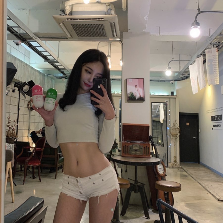 ʏᴇ_ᴊɪ on Instagram: “ɢʀɴ 분홍이초록이🙋🏻‍♀️ 가르시니아 성분으로 탄수화물이 지방이 되는걸 막아주는 분홍이💗 카테킨 성분으로 체지방감소를 도와주는 초록이💚 . . #grn #지알엔 #grn다이어트 #grn분홍이초록이시즌3 #분홍이초록이시즌3 #grn분홍이초록이…”