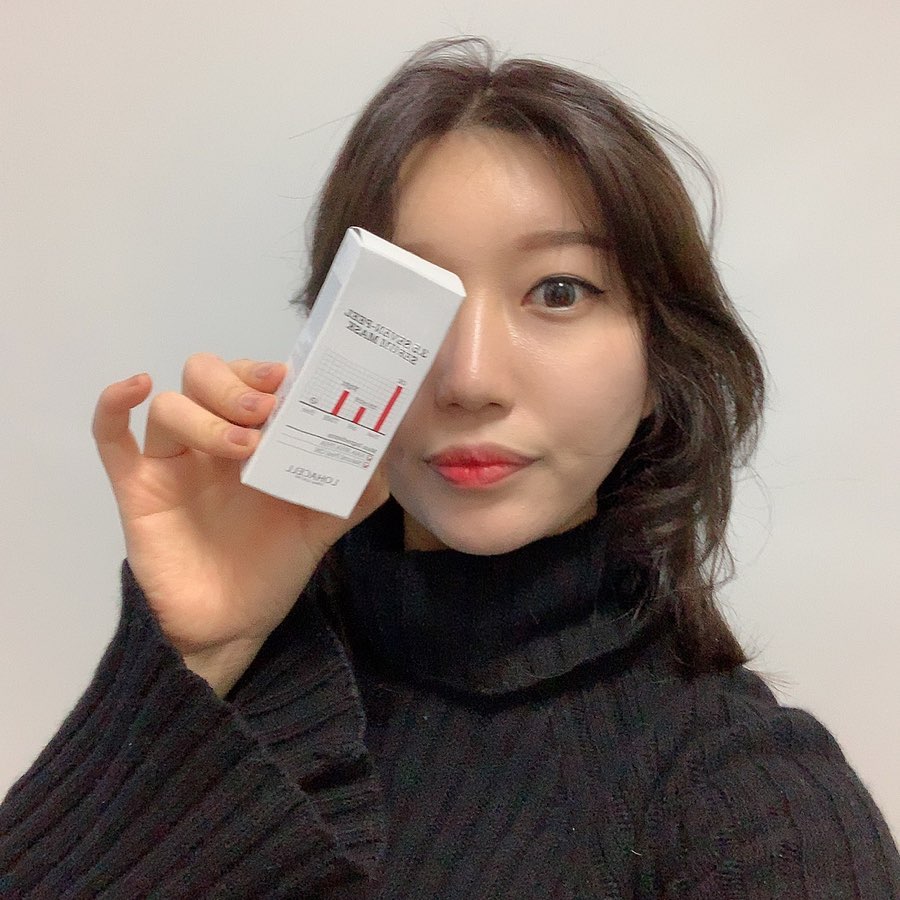 @_da._.woon on Instagram: “_
✔️ 피부 타임: #민감성피부 😌
✔️ #각질 이 엄청 올라왔는데 #각질제거 가 정말 확실하게 해줘요!
✔️ 모공에 쌓인 #블랙헤드 #화이트헤드 가 고민이신 분께 #추천 드립니댜!!!”
