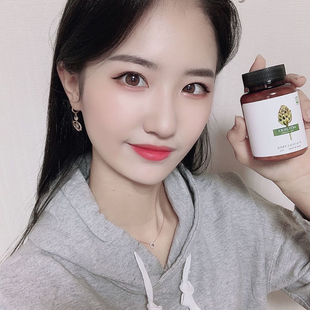 @s._.miiing on Instagram: “🌿프랑스 유기농 아티초크분말🌿 밥조차 챙겨먹기 귀찮아하는 나에게 하루 2번 1g씩 물이랑 먹으면 부족한 영양까지 다 채워주는 느낌😌 . . . 본 포스팅은 제품을 제공 받아 주관적인 생각으로 작성하였습니다. . . #아티초크 #아티초크추출분말…”